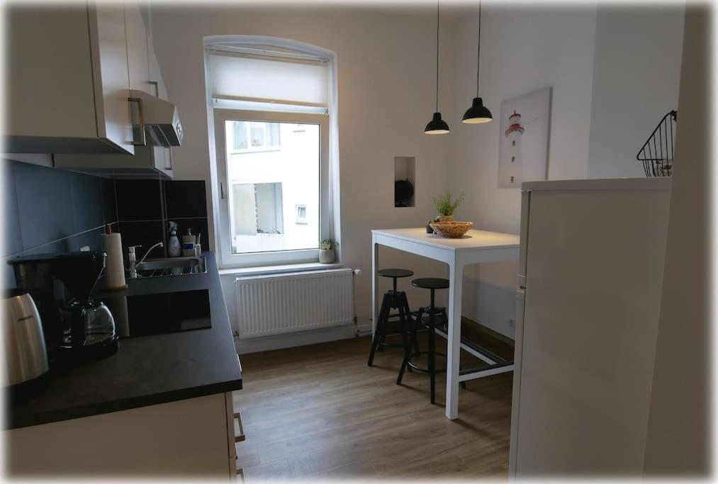 Gemuetlich - 2 Zimmer-Altbau, 24H Check-In Kiel Exterior foto