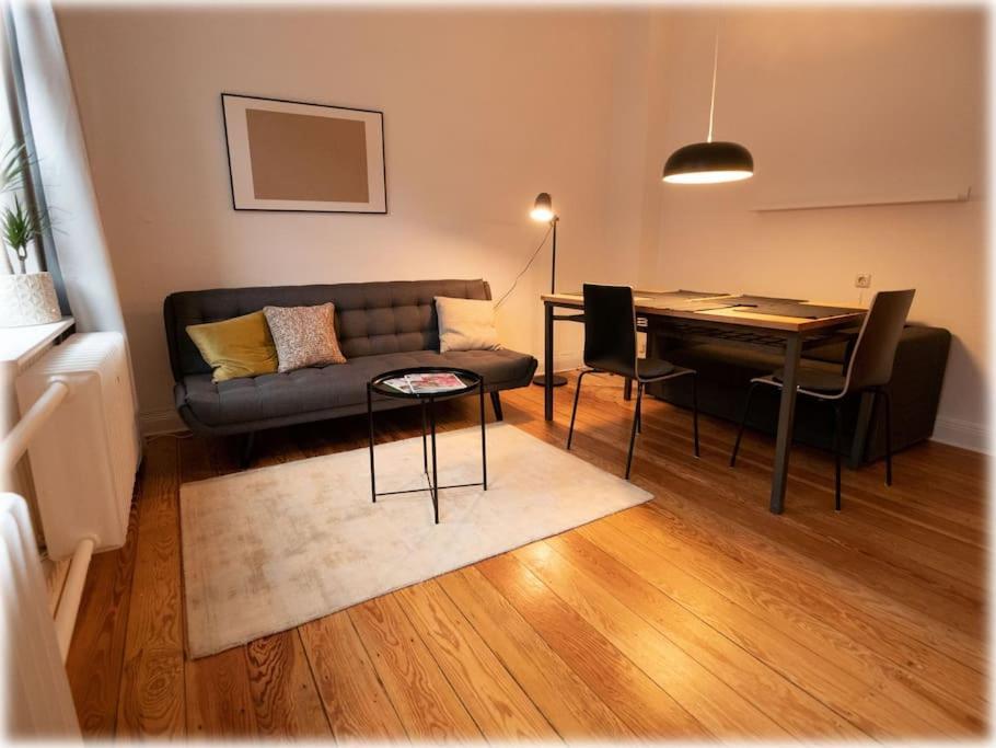 Gemuetlich - 2 Zimmer-Altbau, 24H Check-In Kiel Exterior foto